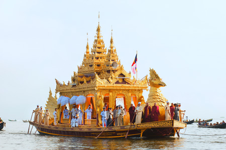 เทศกาลฟองดออู (Phaungdawoo Festival)​